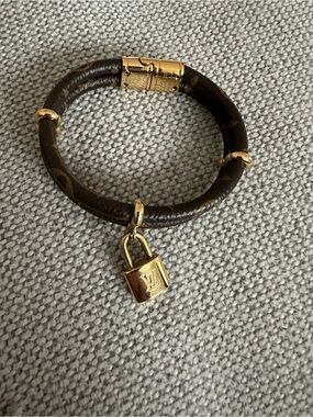 Louis Vuitton keep it twice Brown Monogram Leather Bracelet with Gold Padlock